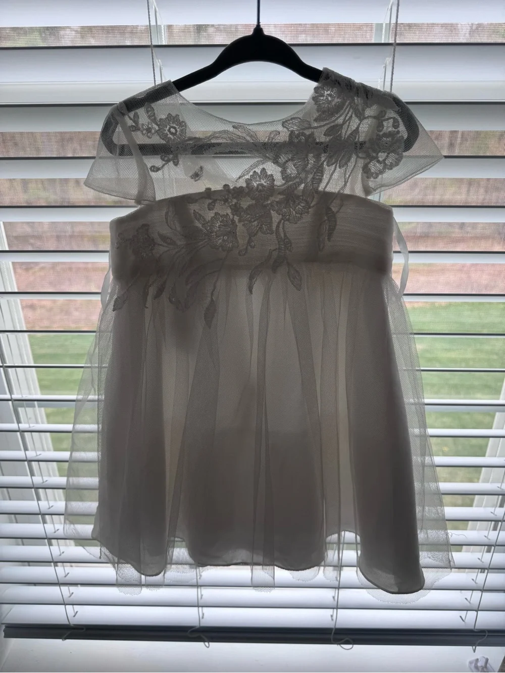 David's Bridal 2T Ivory Lace Tulle Girls' Formal Dress - Picture 3 of 3
